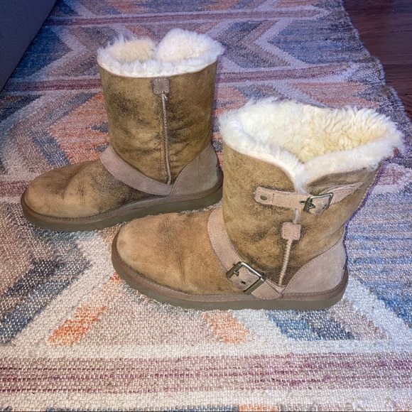 Ugg “Dylyn” distressed classic boot - Picture 4 of 7